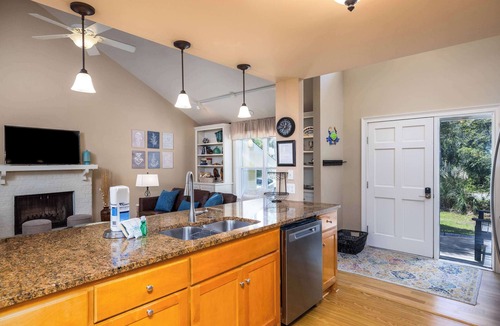 Blue Heron Lake House | 514 Remora Dr
