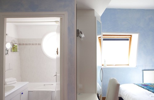 Quartier Saint-Georges Bed & Breakfast | 52 Clichy B&B - Your Central Paris Luxury Home From Home