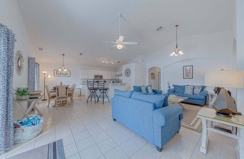 Highgate Park Villa | 521 - Lovely 4 Bedroom, 3.5 Bath Villa with South Facing Pool