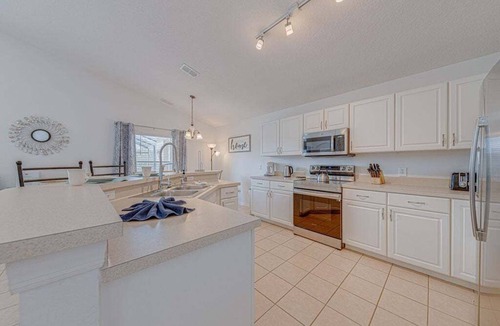 Highgate Park Villa | 521 - Lovely 4 Bedroom, 3.5 Bath Villa with South Facing Pool