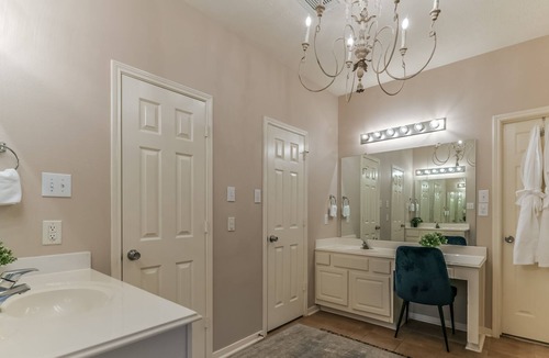 Friendswood House | 528 Executive Estate ~Pool + Hot Tub ~
