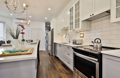 Mile End Apartment | 5283- 3Bedrooms +Sof