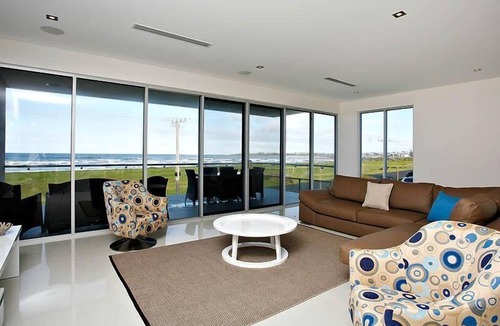 Middleton House | 52A Esplanade Luxury Ocean Views