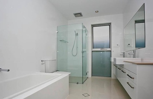 Middleton House | 52A Esplanade Luxury Ocean Views