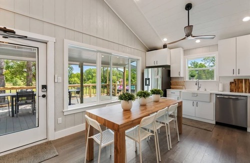 La Grange House | 53 Acre Ranch w/Sauna, Spa, Lake, Game Room & More!