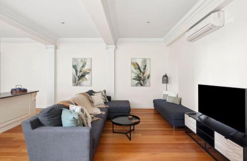 Geelong Apartment | 53 Malop by Regional Escapes