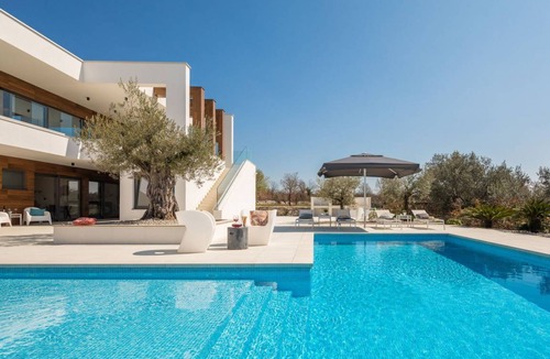 Vodnjan Villa | 530 m² Villa ∙ 7 bedrooms ∙ 14 guests