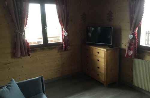 Chatel Apartment | 538 Route de la Bechigne