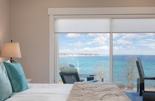 Traverse City House | 539 Bay Street