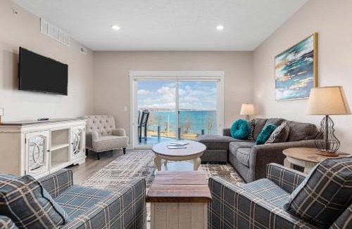 Traverse City House | 539 Bay Street
