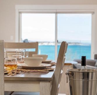 Traverse City House | 539 Bay Street