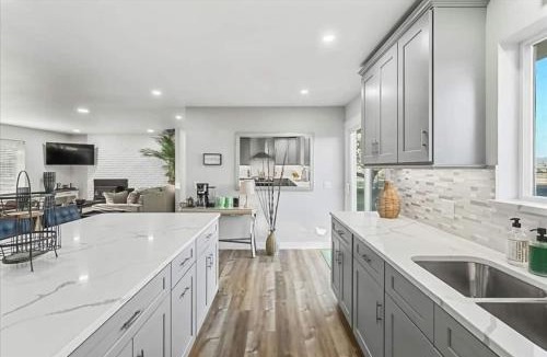 Ahtanum House | 539 Massive 3 bedroom Sleeps 10