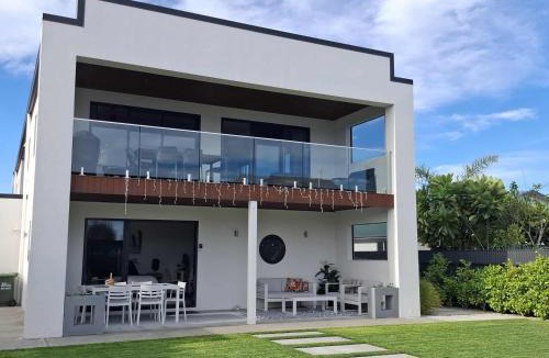 Westshore Apartment | 54 on Charles at Westshore NAPIER