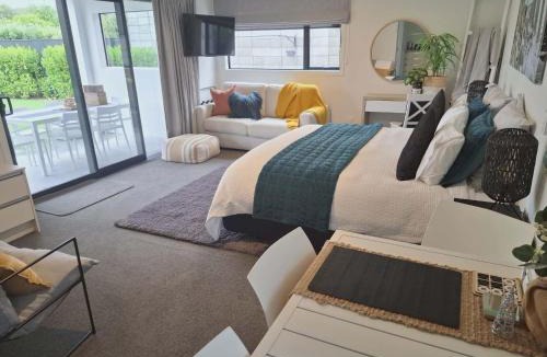 Westshore Apartment | 54 on Charles at Westshore NAPIER