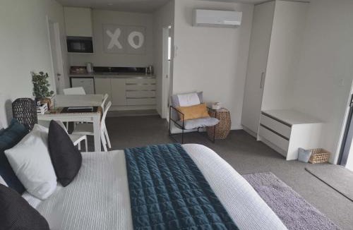 Westshore Apartment | 54 on Charles at Westshore NAPIER