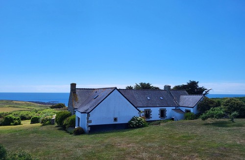 Esquibien House | 544-Villa Kernod. Facing the sea