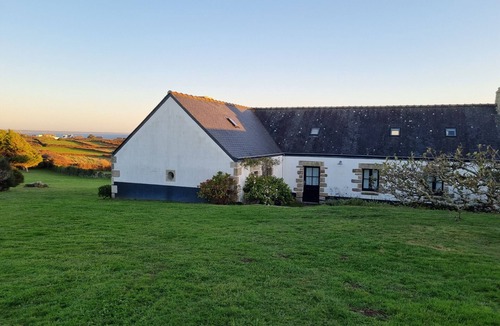 Esquibien House | 544-Villa Kernod. Facing the sea
