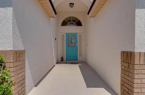 Orange Tree House | 545 -Beautiful 4 Bed Home with Sparkling Pool and Games Room