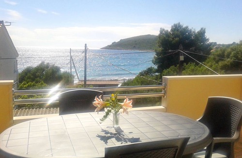 Drvenik Mali Apartment | 55 m² Apartment ∙ 2 bedrooms ∙ 6 guests
