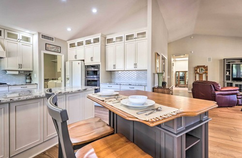 Oakwood House | 55+ Sun Lakes Casa w/Fenced Yard & Pool Access