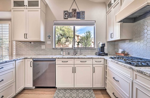 Oakwood House | 55+ Sun Lakes Casa w/Fenced Yard & Pool Access
