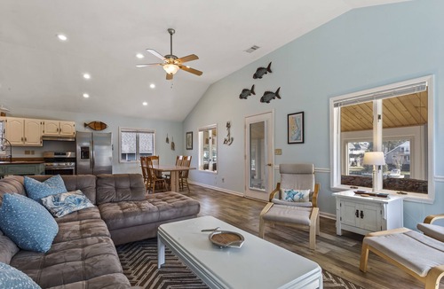 Colington Harbour House | 5526 Ways to Play * Waterfront