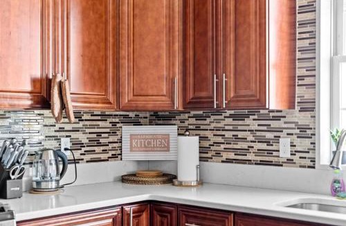 Quincy Apartment | 555-2 6BR Quincy - Spacious Apt near Perry Beach