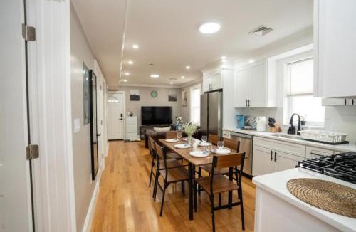 Codman Square Apartment | 558-2 Boston - Spacious & Modern 3BR near Franklin Park