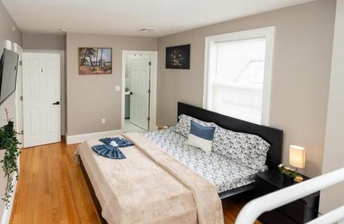 Codman Square Apartment | 558-2 Boston - Spacious & Modern 3BR near Franklin Park
