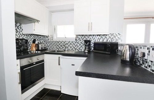 Corton House | 56 Waterside Park