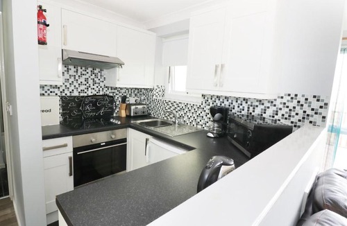 Corton House | 56 Waterside Park