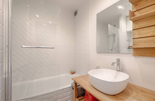 Saint-Maurice Apartment | 57 m² Apartment ∙ 2 bedrooms ∙ 7 guests