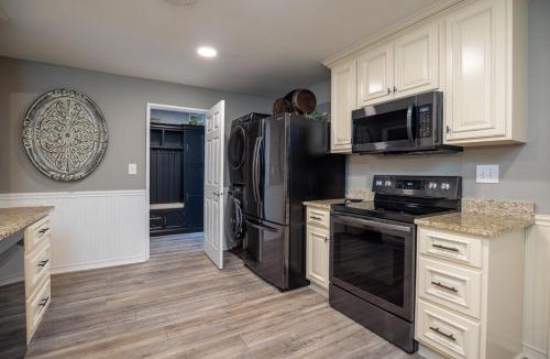 Coffeyville Villa | 573 Queen's Grant