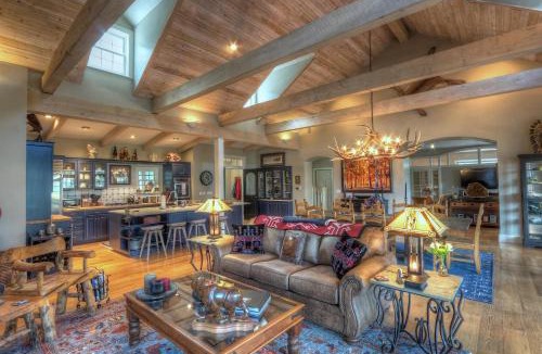 Durango House | 575 County Road 253