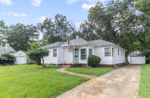 Shannon House | 57th Blushing Bungalow