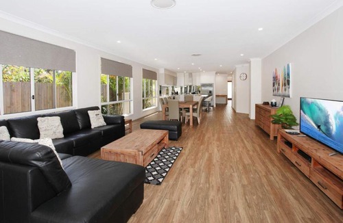 Coolum Beach House | 59 Banksia Avenue