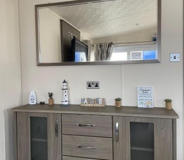 Hopton Resort | 59 Cliff Field