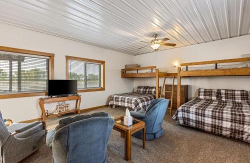 Burt County House | 595E River Cabin Grill Peaceful