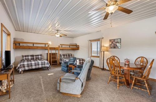 Burt County House | 595E River Cabin Grill Peaceful