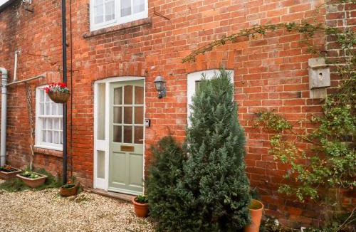 Medbourne House | 5A Waterfall Way