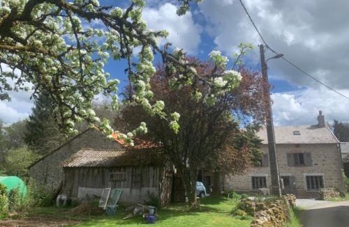 Chatelus-le-Marcheix House | 5Arsouze