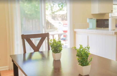 Sacramento House | 5B3B | Backyard BBQ | Workstation | RV Driveway