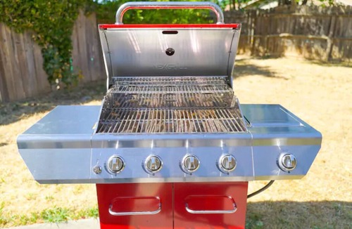 Sacramento House | 5B3B | Backyard BBQ | Workstation | RV Driveway