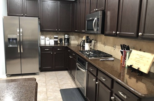 College Park House | 5BD/2.5BA HAWAIIAN OASIS IN THE WOODLANDS - ALOHA!