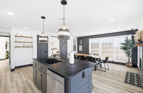 Dallas House | 5BD/2.5BA Luxury Modern Vibes | Pool & Playground