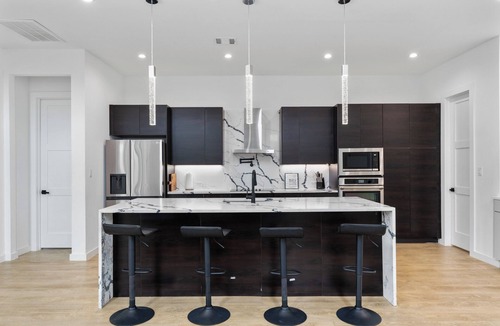 West Dallas House | 5bd|4br Modern Home w/Pool