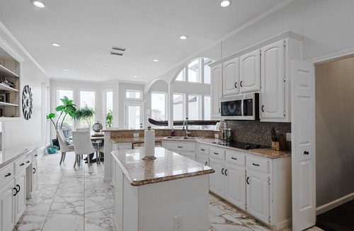 Rowlett House | 5BD Lakefront Home | Lake Ray Hubbard