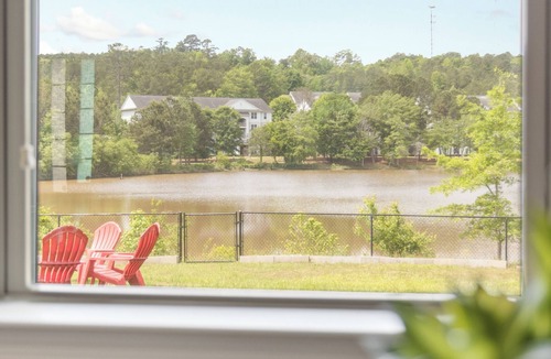 Columbus House | 5BD Lakeview Retreat - Fire Pit, Pool Table & BBQ
