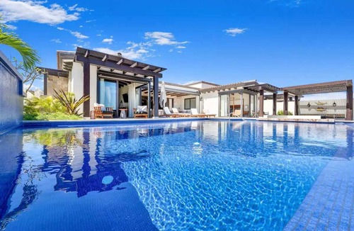 Juarez Apartment | 5BD Ritzy Villa 5: Ocean Views & Pool