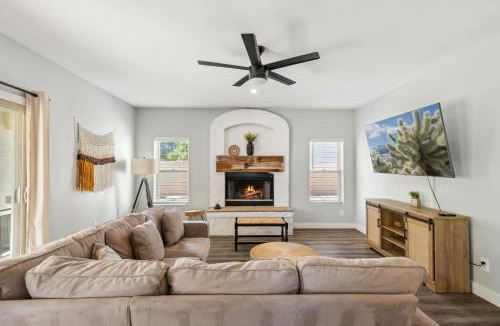 Red Mountain Ranch House | 5BDR with Pool & Scenic Golf Views!